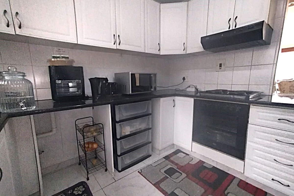 TOWNHOUSE For Sale in Morningside, Durban, KwaZulu Natal - Photo 4