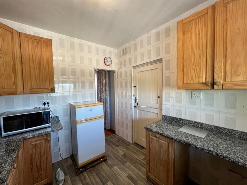 3 Bedroom Apartment To Rent in Umbilo, Durban, KwaZulu-Natal - Photo 8