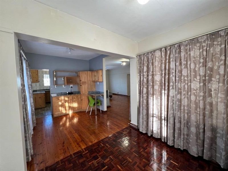 3 Bedroom Apartment To Rent in Umbilo, Durban, KwaZulu-Natal - Photo 2