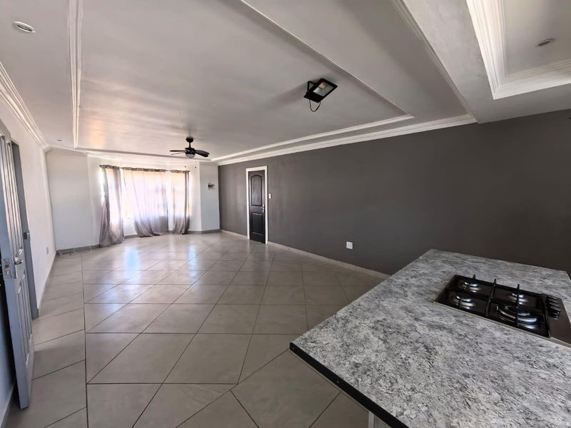 🌟 Where Starlight Meets Style: Your Modern 2 Bedroom Veld Retreat in Camelot - Photo 6