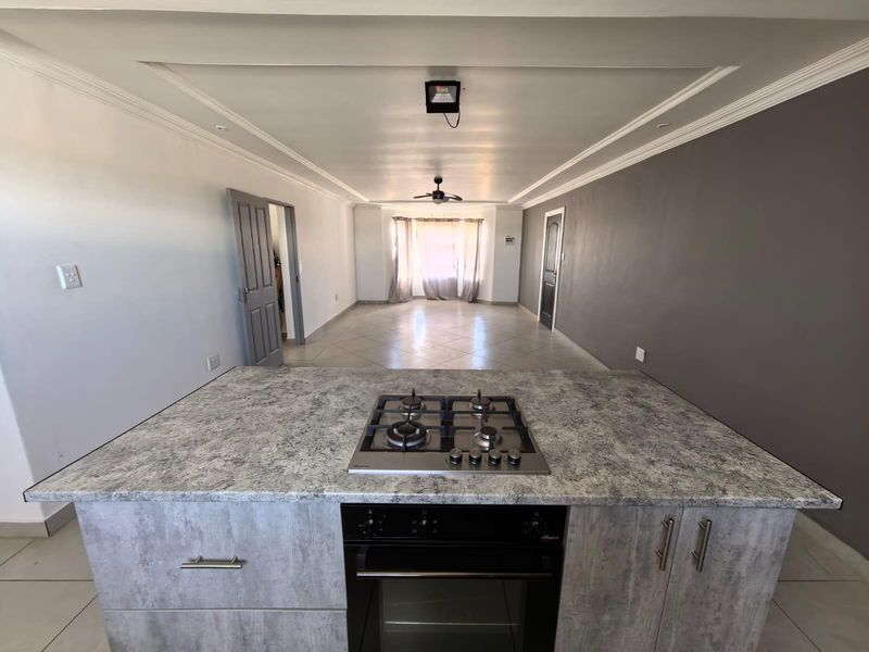 🌟 Where Starlight Meets Style: Your Modern 2 Bedroom Veld Retreat in Camelot - Photo 5