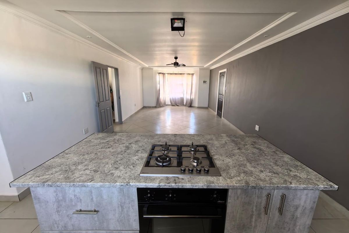 🌟 Where Starlight Meets Style: Your Modern 2 Bedroom Veld Retreat in Camelot - Photo 5