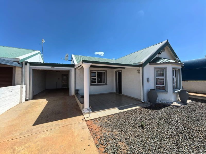 🌟 Where Starlight Meets Style: Your Modern 2 Bedroom Veld Retreat in Camelot - Photo 2