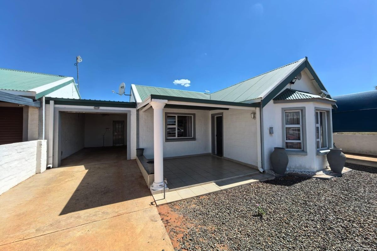 🌟 Where Starlight Meets Style: Your Modern 2 Bedroom Veld Retreat in Camelot - Photo 2