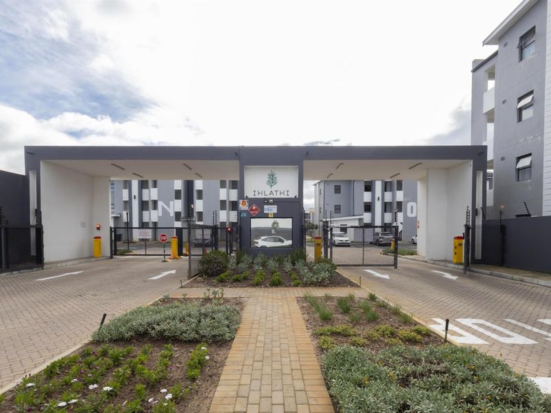 Secure, Spacious 2-Bed Ground Floor Apartment in Parklands, Blouberg - Photo 1