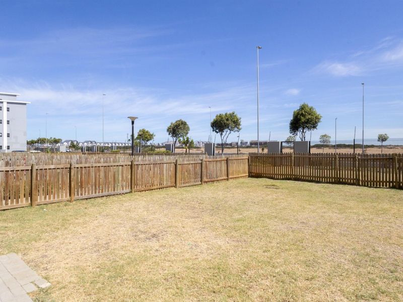 Secure, Spacious 2-Bed Ground Floor Apartment in Parklands, Blouberg - Photo 10