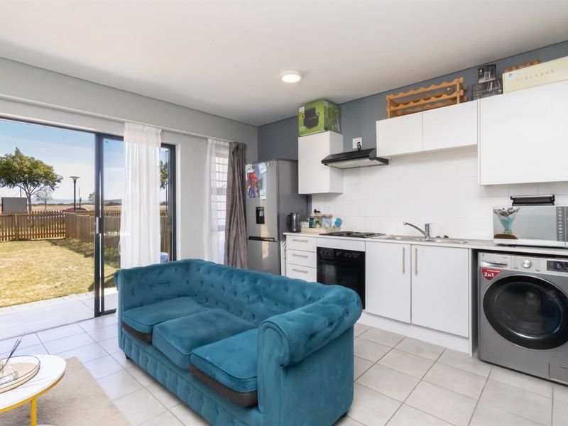Secure, Spacious 2-Bed Ground Floor Apartment in Parklands, Blouberg - Photo 8