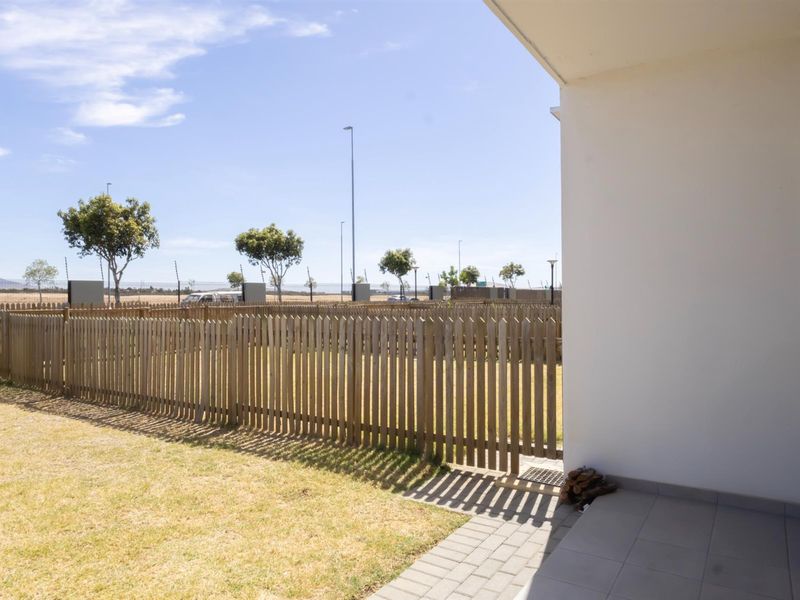 Secure, Spacious 2-Bed Ground Floor Apartment in Parklands, Blouberg - Photo 9