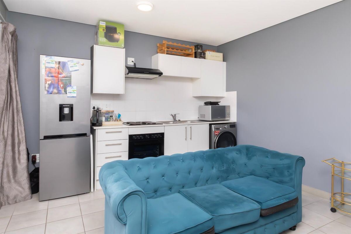 Secure, Spacious 2-Bed Ground Floor Apartment in Parklands, Blouberg - Photo 5