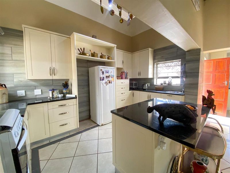 Dual-Living Opportunity in Botrivier’s Premier Security Estate - Photo 10