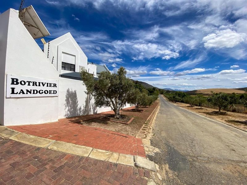Dual-Living Opportunity in Botrivier’s Premier Security Estate - Photo 2