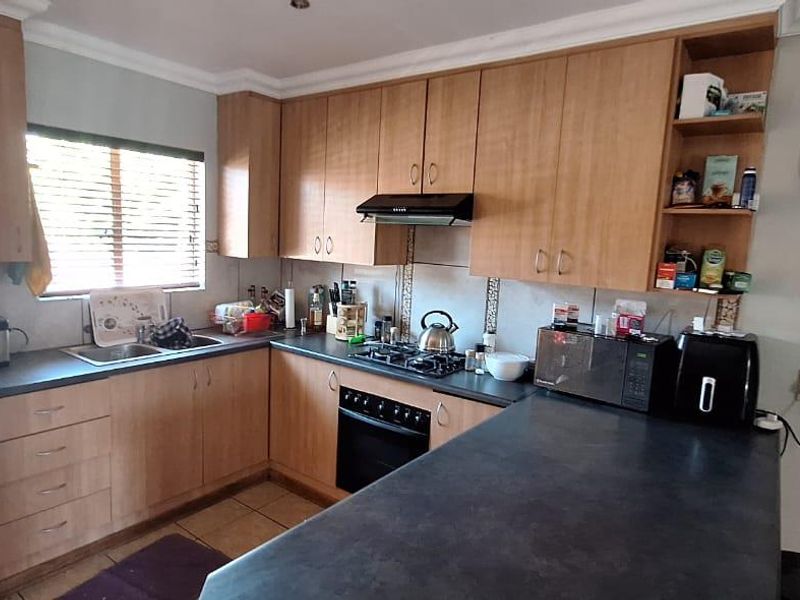 Welcome Home: Find Your Peaceful Sanctuary in Nature in Camelot, Kimberley - Photo 2