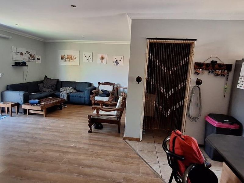 Welcome Home: Find Your Peaceful Sanctuary in Nature in Camelot, Kimberley - Photo 3