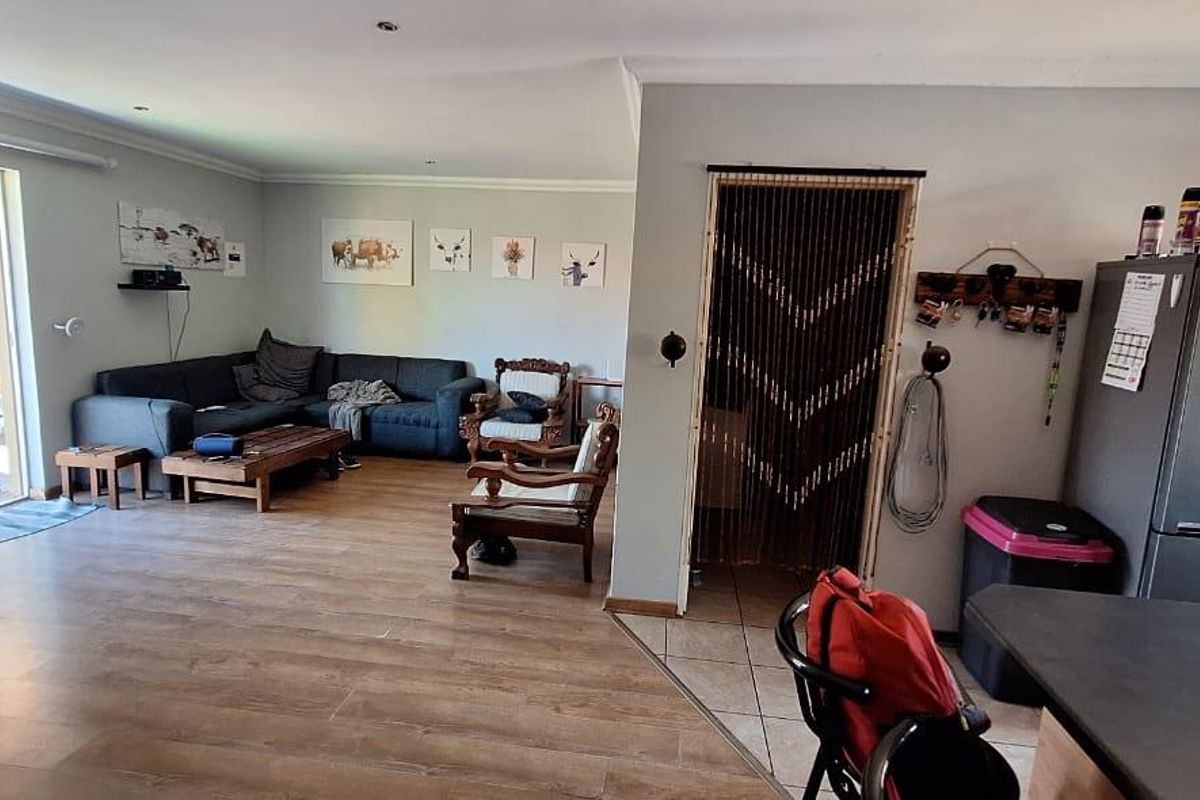 Welcome Home: Find Your Peaceful Sanctuary in Nature in Camelot, Kimberley - Photo 3