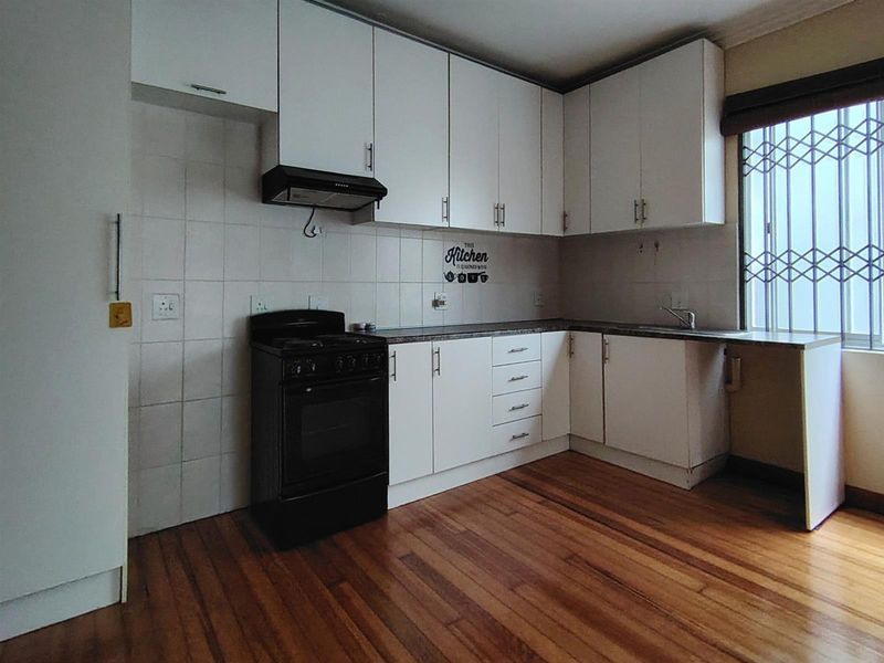 Adorable Apartment For Sale in Morningside, Durban - Photo 3