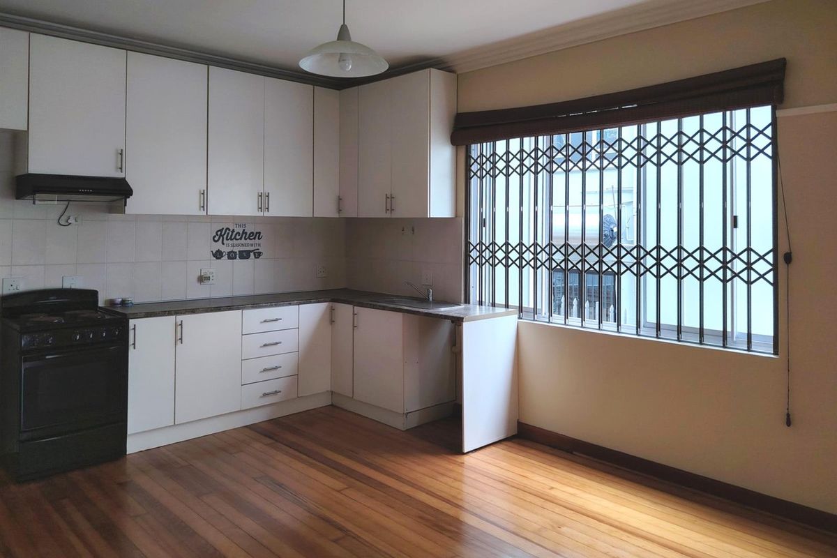 Adorable Apartment For Sale in Morningside, Durban - Photo 2