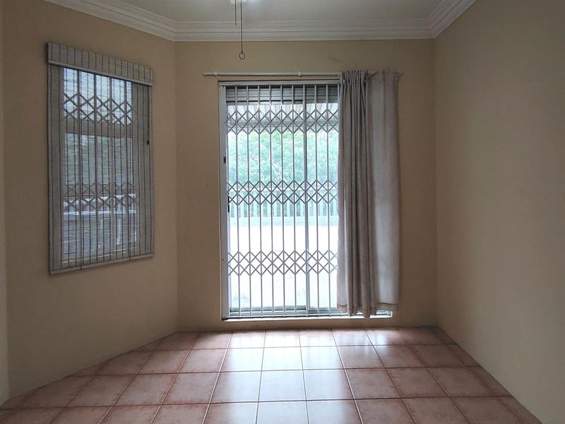 Adorable Apartment For Sale in Morningside, Durban - Photo 5