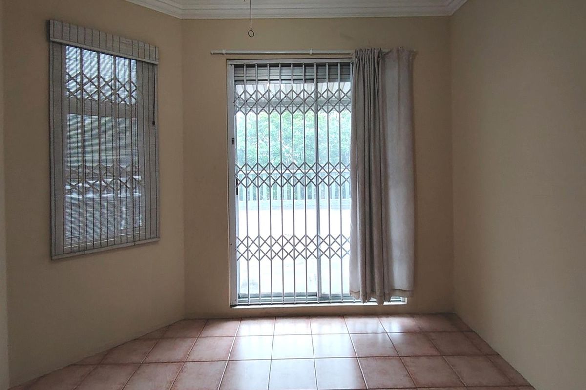 Adorable Apartment For Sale in Morningside, Durban - Photo 5