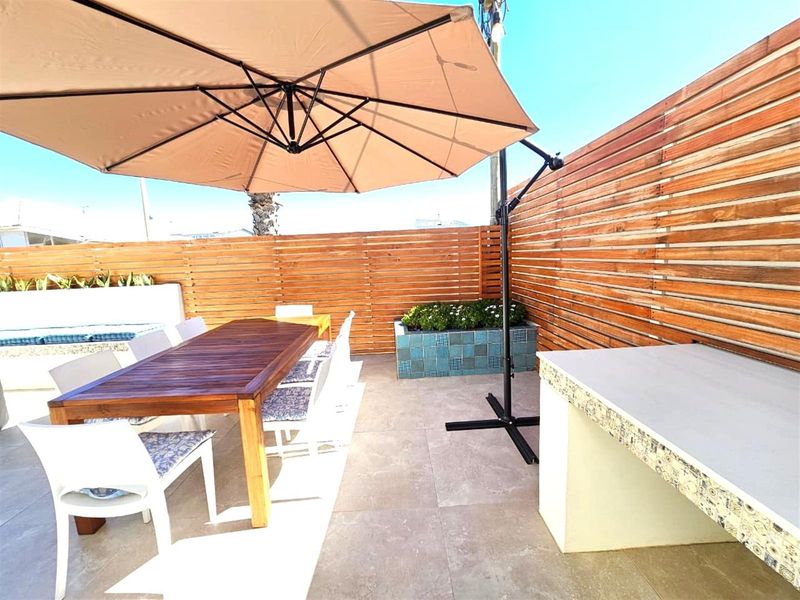 High-End Beachfront Property - Prestigious, Peaceful Dolphin Beach - Photo 2