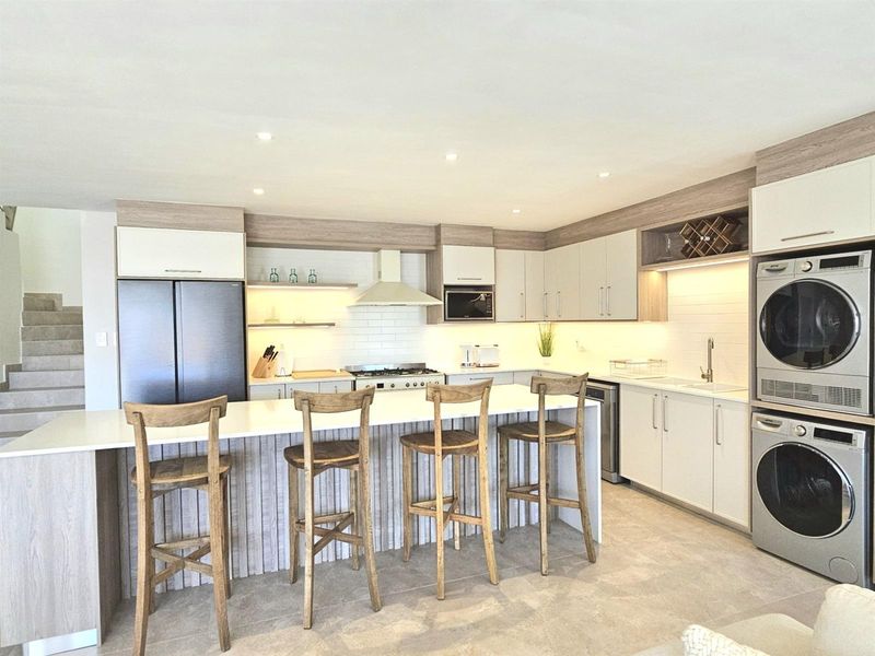 High-End Beachfront Property - Prestigious, Peaceful Dolphin Beach - Photo 5