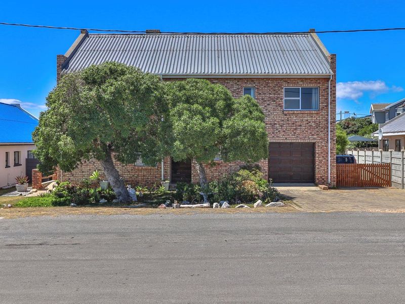 House For Sale in Struisbaai - Photo 3