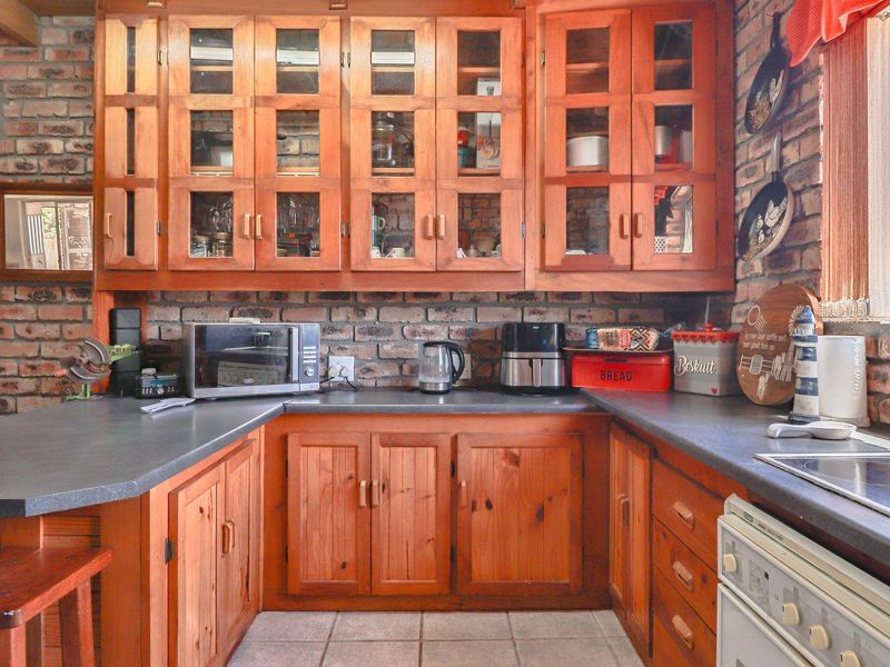 House For Sale in Struisbaai - Photo 10