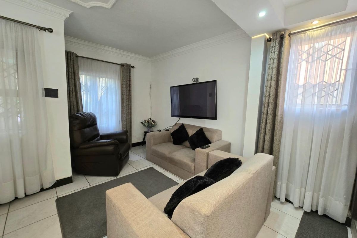 House For Sale in Crossmoor, Chatsworth, KwaZulu Natal - Photo 5
