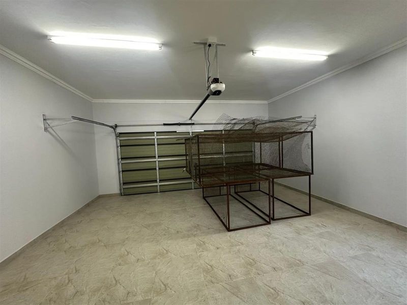 4 Bedroom House For Sale in Paarl South, Paarl - Photo 10