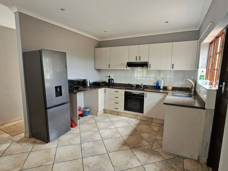 Two bedroom, two bathroom Townhouse For Sale in popular Eco Estate - Photo 7