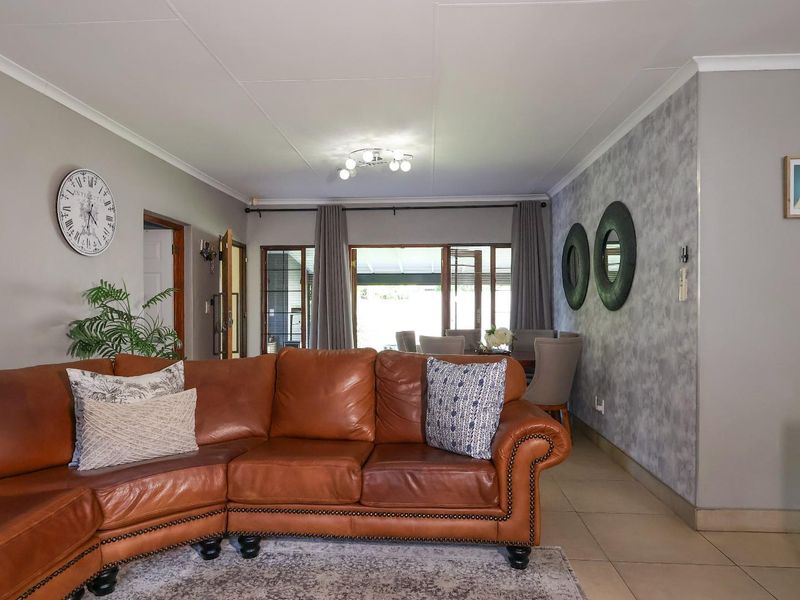 House For Sale in Stonehenge Ext 6, Stonehenge, Nelspruit - Photo 5