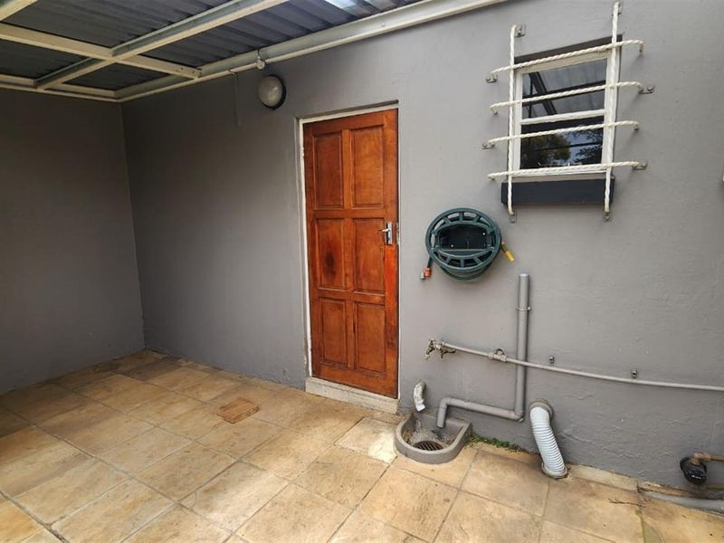 3 bedroom 2 bathroom House For Sale in Florida North, Roodepoort - Photo 10