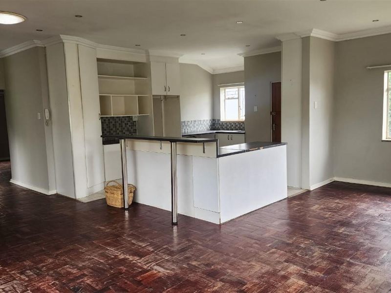 3 bedroom 2 bathroom House For Sale in Florida North, Roodepoort - Photo 3