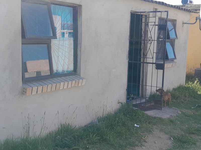 House For Sale in Port Elizabeth - Photo 4