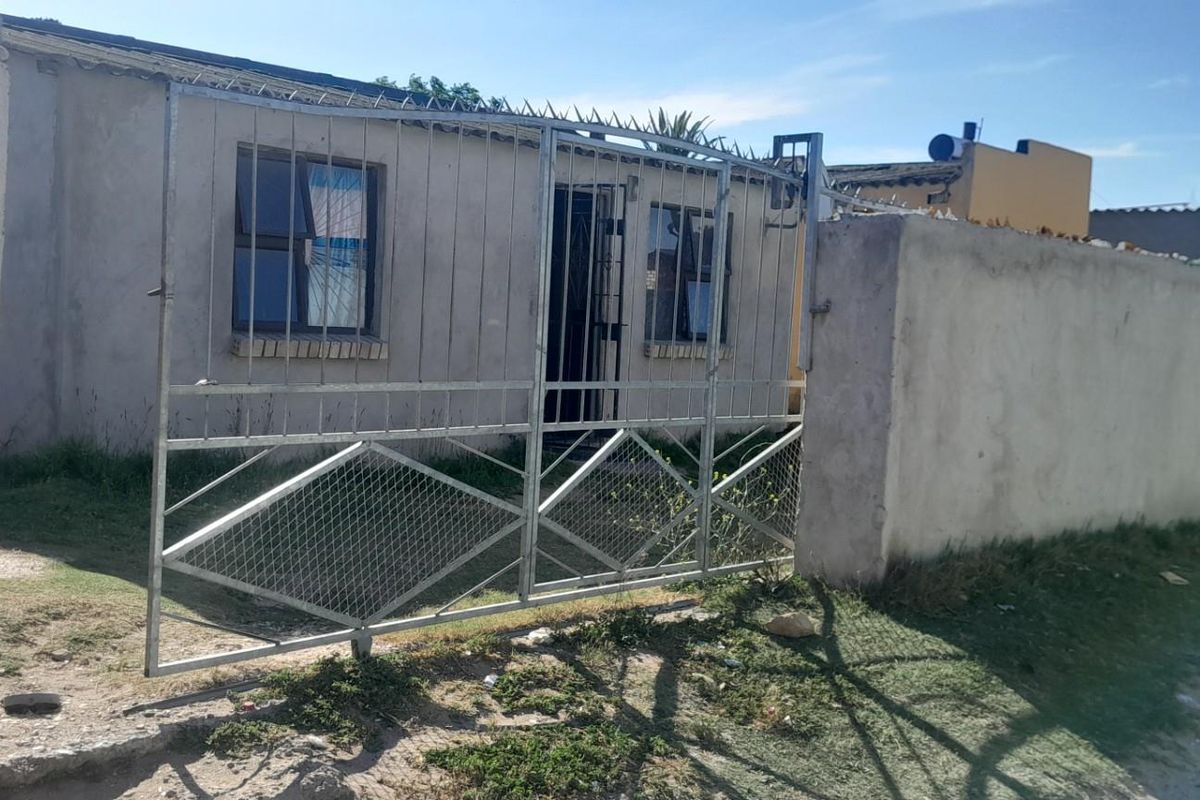 House For Sale in Port Elizabeth - Photo 2