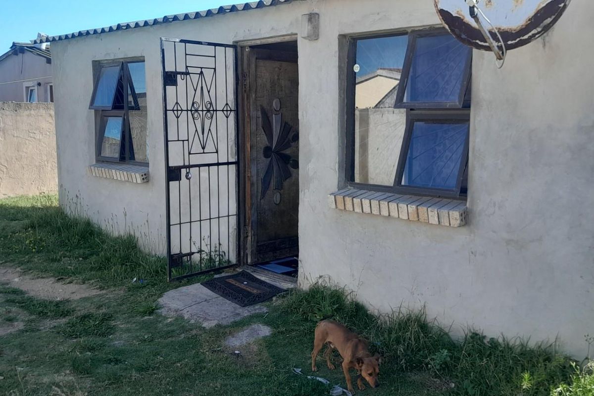 House For Sale in Port Elizabeth - Photo 5