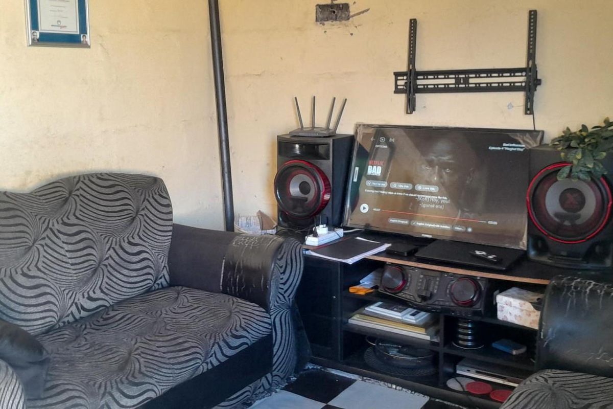 House For Sale in Port Elizabeth - Photo 3