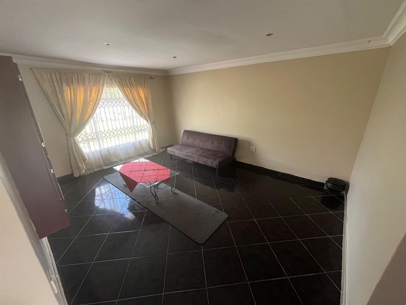 House For Sale in Dundee, KwaZulu Natal - Photo 5