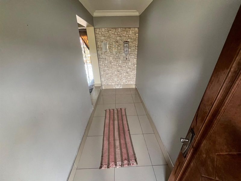 House For Sale in Dundee, KwaZulu Natal - Photo 4