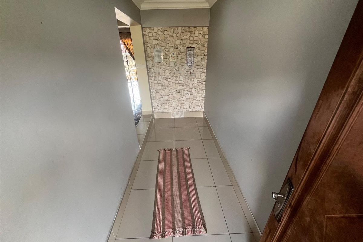 House For Sale in Dundee, KwaZulu Natal - Photo 4