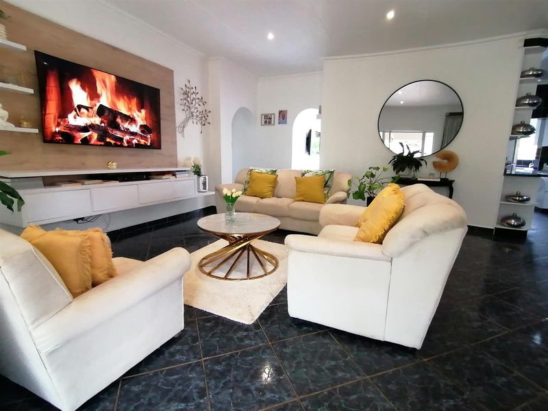 Shelly Beach. Stunning, Nice And Airy Family Home - Photo 10