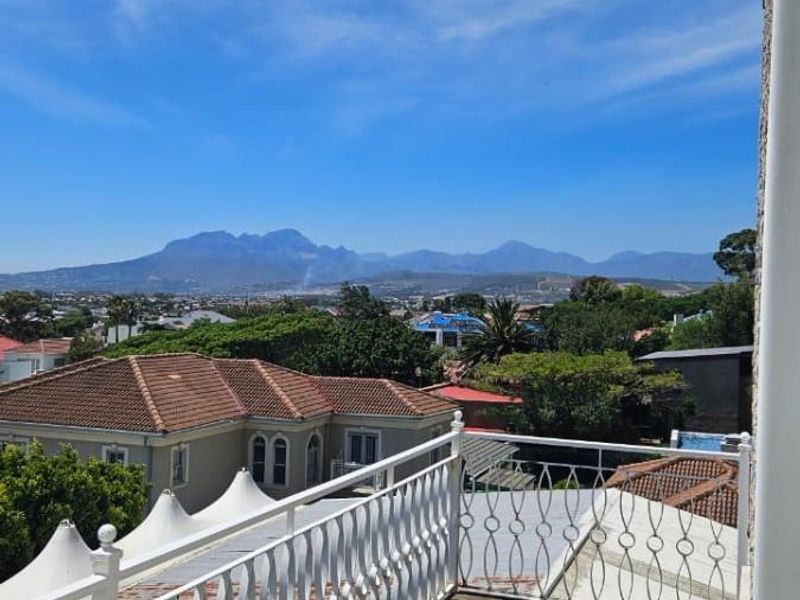 Jewel 11 Bedroom Guesthouse Overlooking Gordyn's bay - Amazing investment opportunity - Photo 5