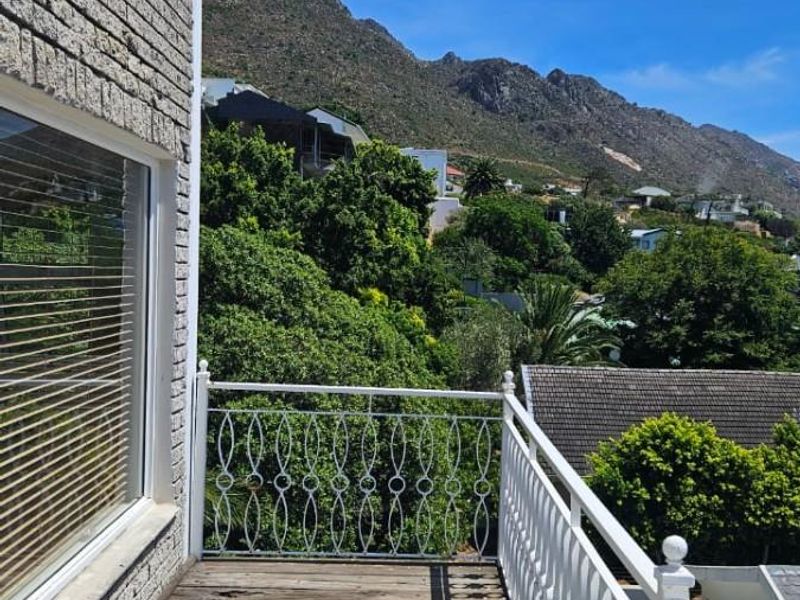 Jewel 11 Bedroom Guesthouse Overlooking Gordyn's bay - Amazing investment opportunity - Photo 9