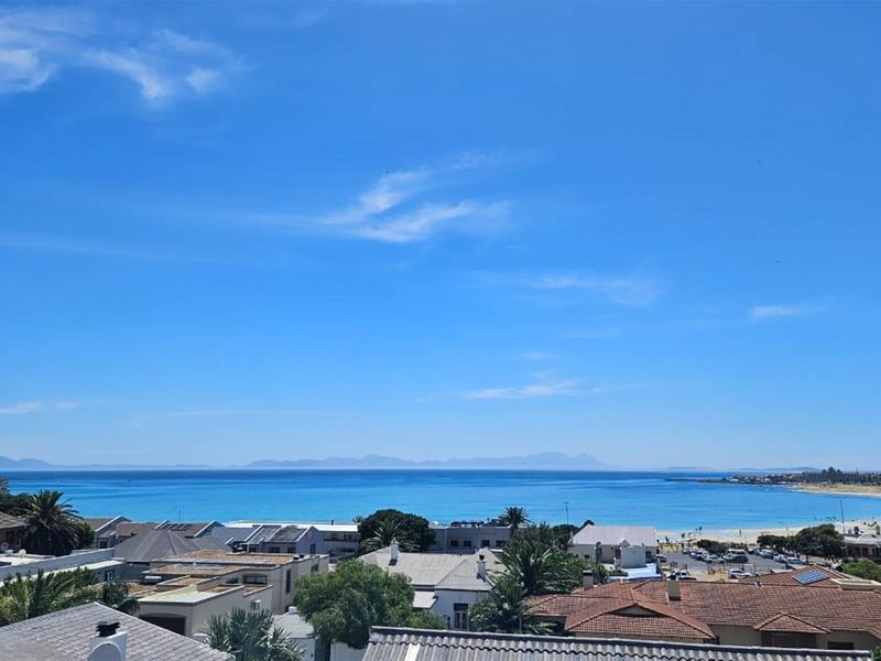 Jewel 11 Bedroom Guesthouse Overlooking Gordyn's bay - Amazing investment opportunity - Photo 7