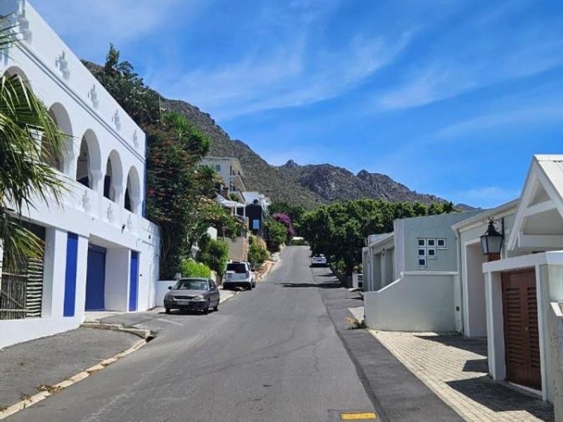 Jewel 11 Bedroom Guesthouse Overlooking Gordyn's bay - Amazing investment opportunity - Photo 3