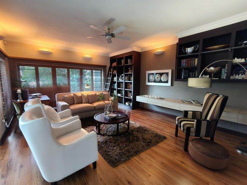 4 Bedroom house - Modern Lowveld Masterpiece with Outstanding Entertainment Spaces and Views - Photo 5