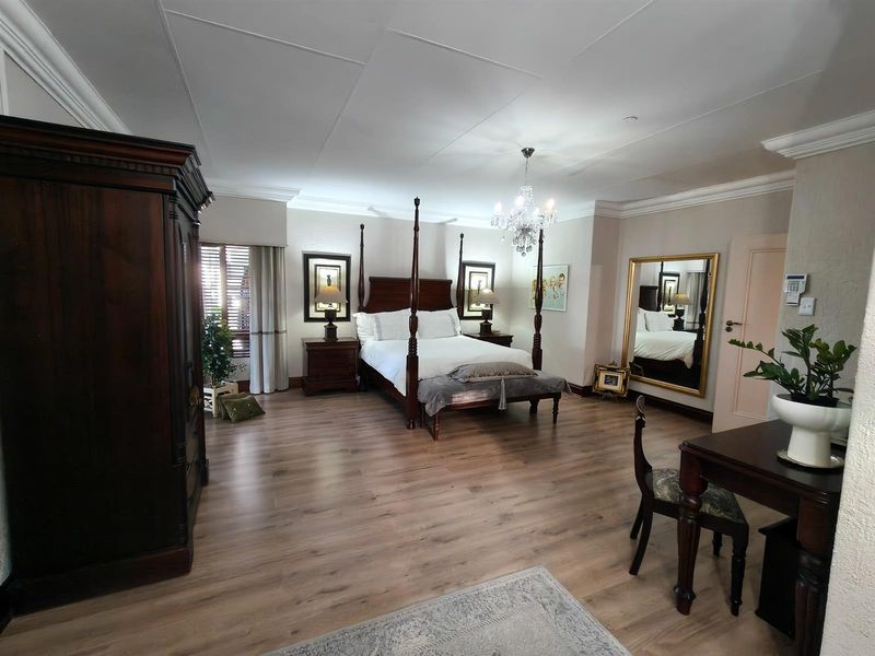 4 Bedroom house - Modern Lowveld Masterpiece with Outstanding Entertainment Spaces and Views - Photo 9