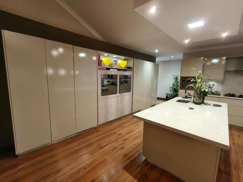 4 Bedroom house - Modern Lowveld Masterpiece with Outstanding Entertainment Spaces and Views - Photo 7