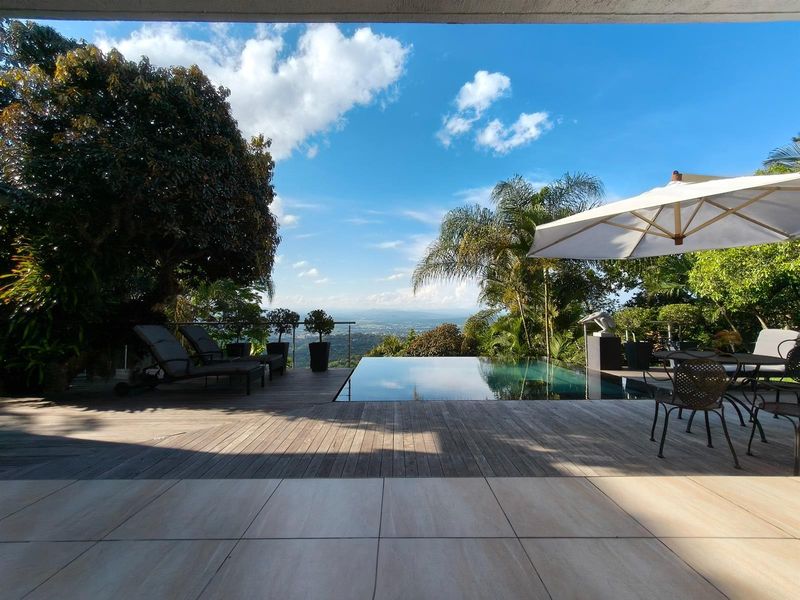 4 Bedroom house - Modern Lowveld Masterpiece with Outstanding Entertainment Spaces and Views - Photo 2