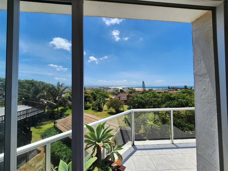 Prestigious 5-Bedroom Coastal Home Offering Elevated Luxury Living - Photo 3