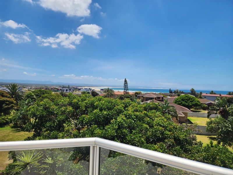 Prestigious 5-Bedroom Coastal Home Offering Elevated Luxury Living - Photo 2